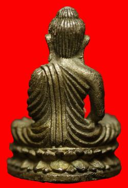 ภาพที่ 2 รูปหล่อพระพุทธเนื้อนวะฯ สูง 2.5 ซม.